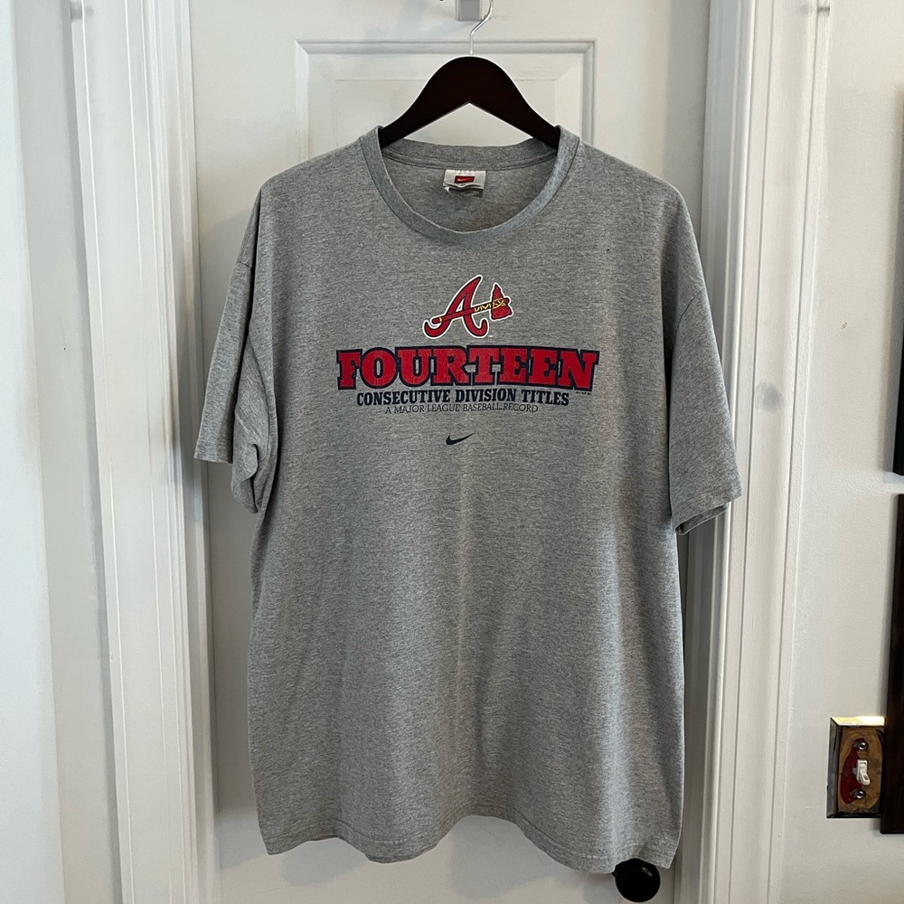 Vintage Nike Atlanta Braves T